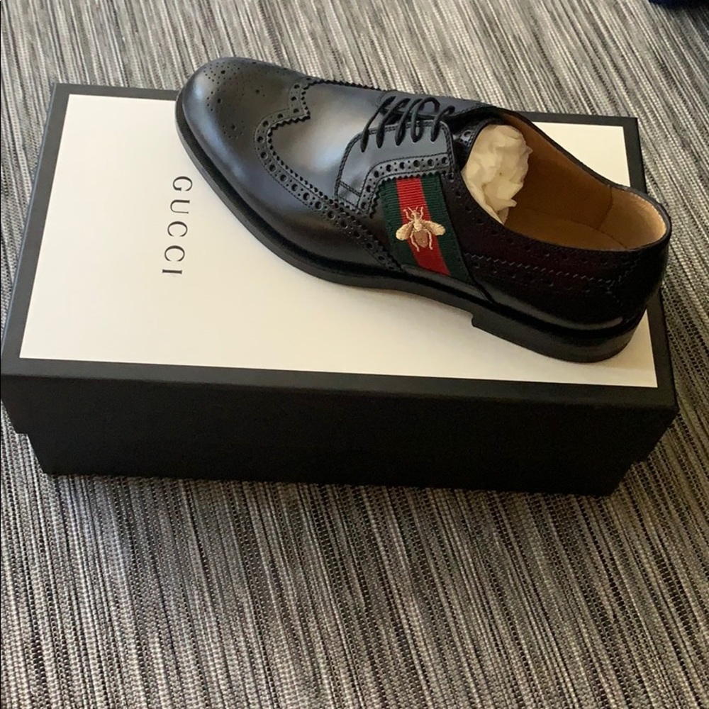 Gucci leather lace up with Bee and web